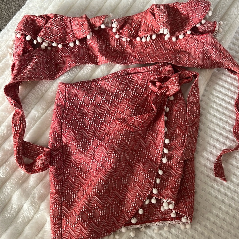 asos red pattern set skirt size 0, top size 2